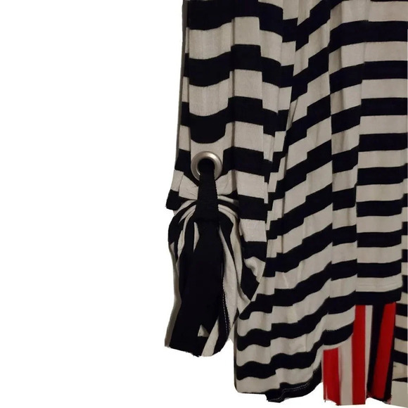 Sharon Young Blouse Womens Striped Red Black Medium Keyhole Back - Picture 3 of 4